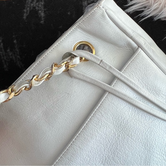Vintage Chanel tote - Picture 9 of 14